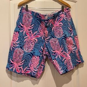Lilly Pulitzer men’s tropic down low shorts 36